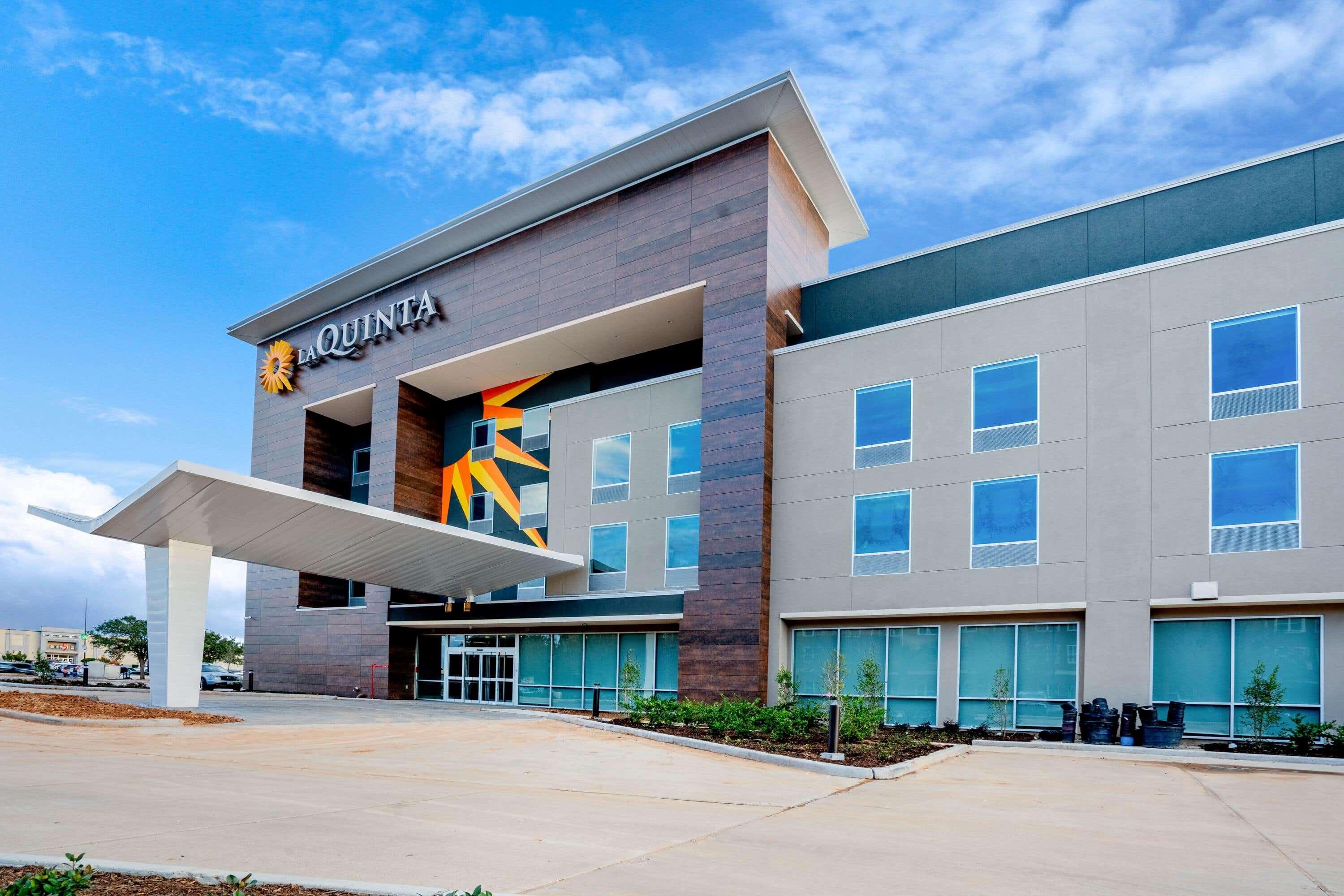 La Quinta Inn & Suites Katy-Mills By Wyndham Katy Exterior photo
