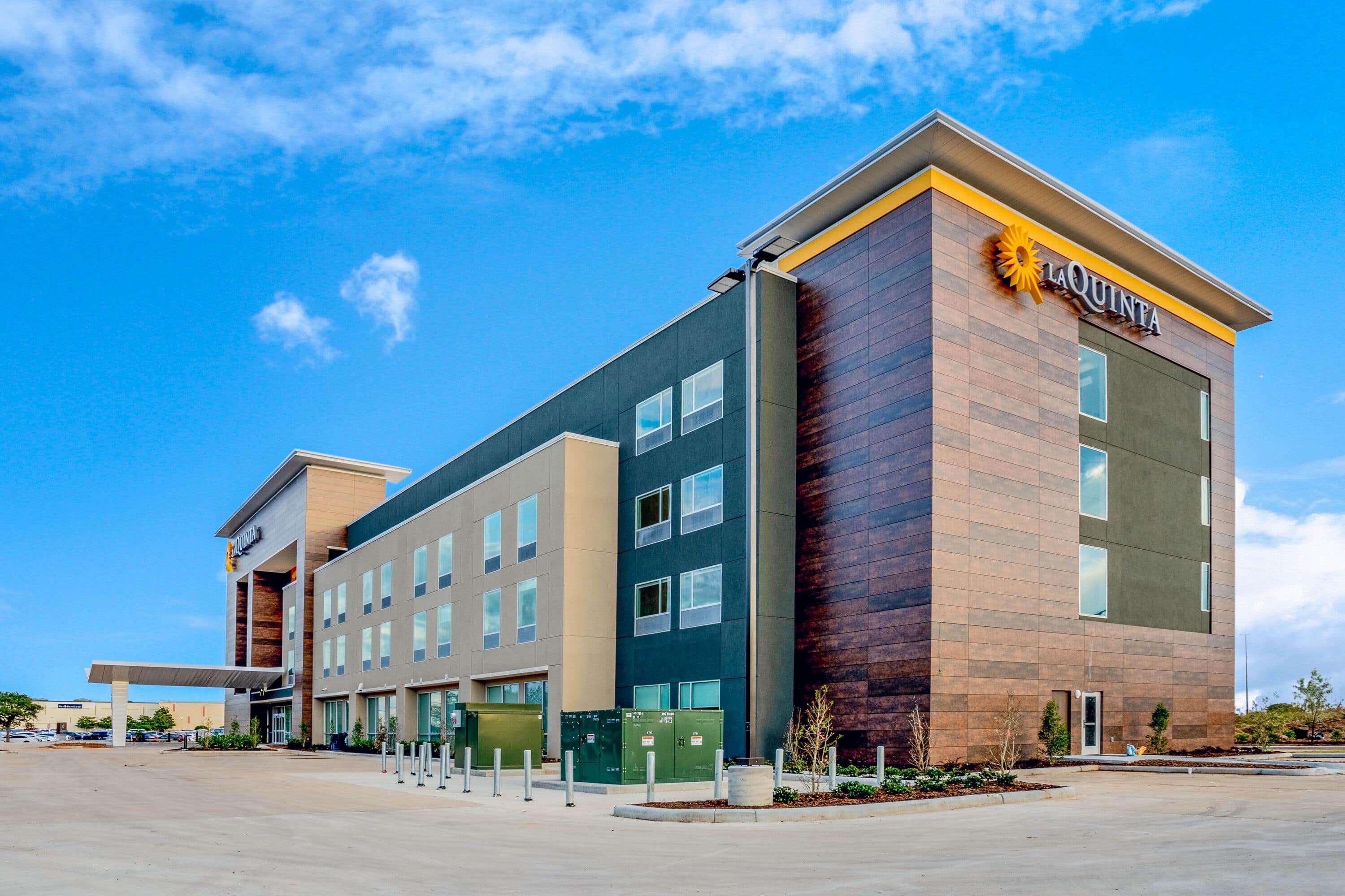 La Quinta Inn & Suites Katy-Mills By Wyndham Katy Exterior photo
